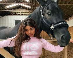 The star is also an avid horse lover.